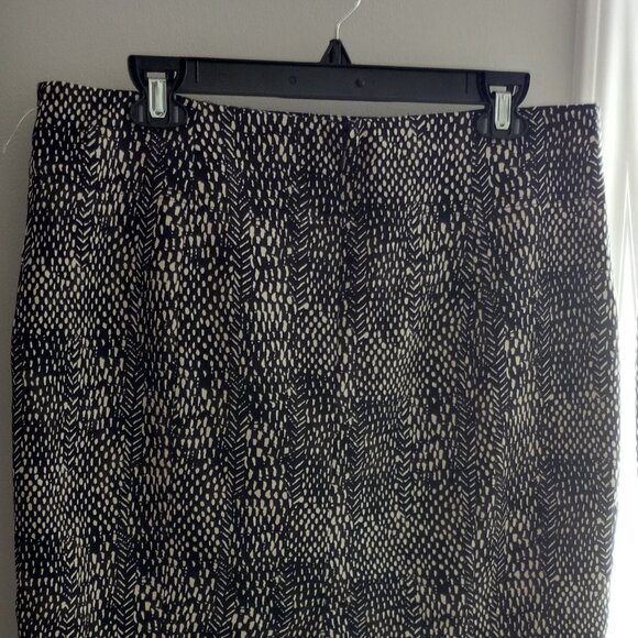 'Rafaella Petite' Pencil Skirt with pockets Size 10P Black/Cream NWOT - Picture 1 of 15